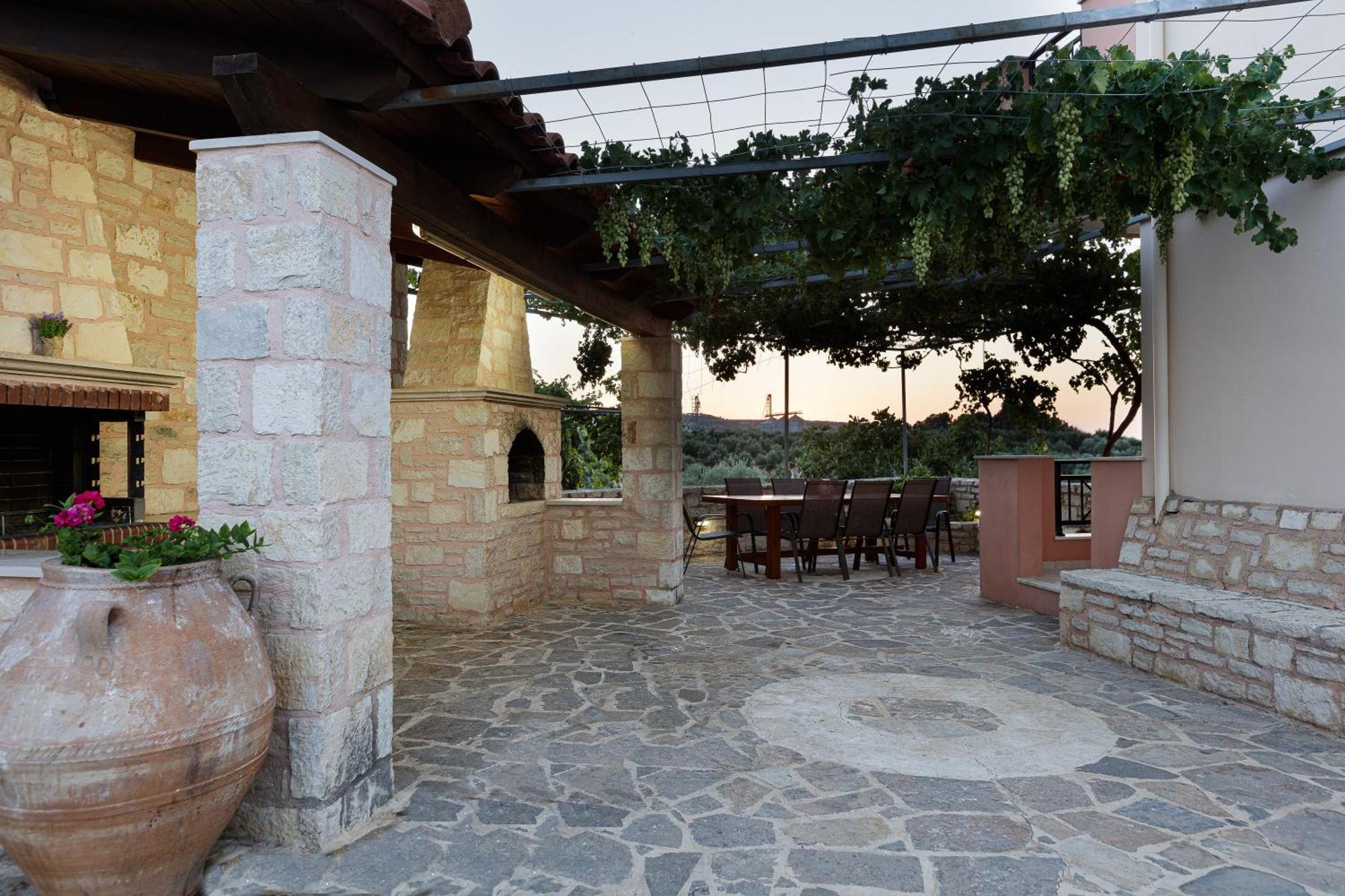Marina Villa, A Nature Inspiring Retreat Perama  Экстерьер фото